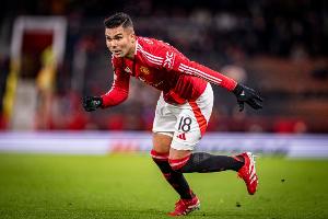 ewc-费迪南德：卡塞米罗挺身而出帮球队获胜，战术调整让他减少了丢球